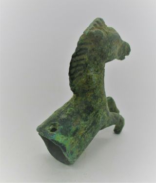 DETECTOR FINDS ANCIENT ROMAN BRONZE POMMEL IN THE FORM OF A CAVALRY HORSE 2