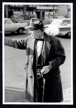 Camera Vintage Photo Man With A Camera Rolleiflex (3620)