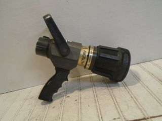 Akron Saberjet Style 1523 1 - 3/4 " Automatic Dual Fire Nozzle - Pistol Grip 12 "