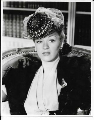 8x10 Black And White Hollywood Photo Of A Young Gorgeous Eve Arden