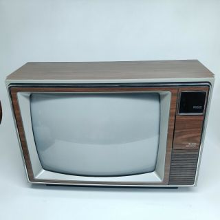 Vintage Rca Fkr468wr 19 " Crt Color Tv Retro Gaming Faux Wood Grain 1985