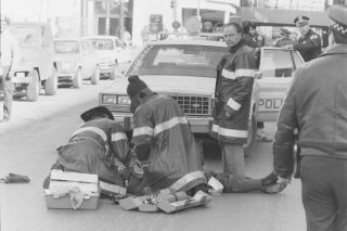 5 PHOTO NEGATIVES CHICAGO PD POLICE OFFICERS RESCUE GIVING AFRICAN AMERICAN CPR 2