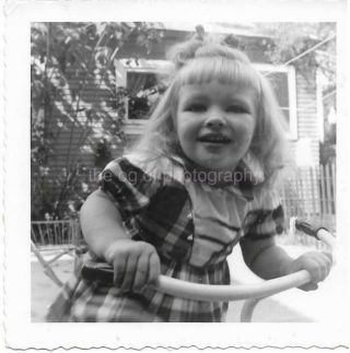 Young Child Little Girl Vintage Found Photo Bw Snapshot Kid 911 18 D