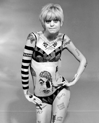 Goldie Hawn In The Nbc Tv Program " Laugh - In " - 8x10 Publicity Photo (ab - 815)