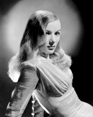 Veronica Lake In The Film " This Gun For Hire " - 8x10 Publicity Photo (az370)