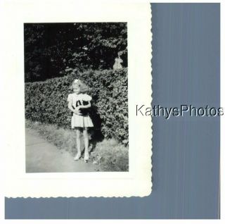 Found B&w Photo H_6064 Little Girl Holding Black Cat In Front Of A Hedge
