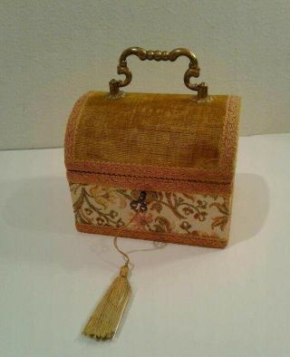 ⚡ Vintage Florentia Tapestry Miniature Chest - Locking Key - ❤