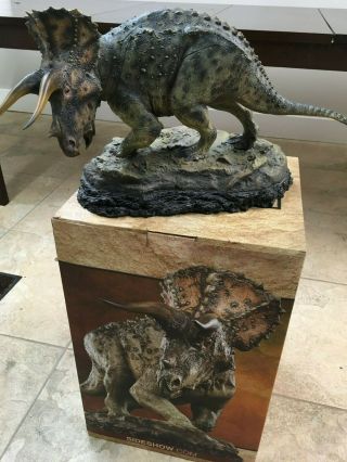 Sideshow Collectibles Triceratops Statue Dinosauria Jurassic Park 571/1000