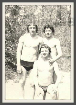 Beach Buddies Hug Handsome Shirtless Men Swim Trunks Muscle Bulge Old Photo Gay