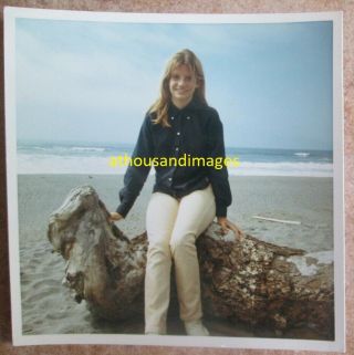 Real Photo Young Pretty Woman Sitting On Rocks At Beach Ocean Sea Water W158