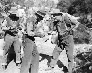 Humphrey Bogart In " The Treasure Of The Sierra Madre " - 8x10 Photo (fb - 826)