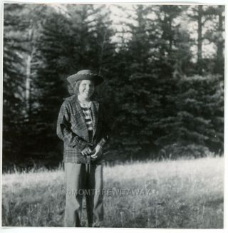 1940s Photo Little Girl Cowboy Hat Outdoors Cheley Colorado Camp Estes Park Co