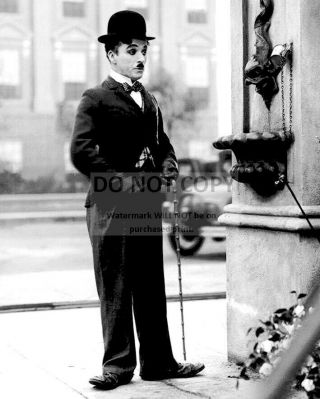 Charlie Chaplin In The 1931 Film " City Lights " - 8x10 Publicity Photo (sp128)
