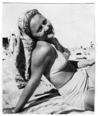 Vintage Photo: Pin - Up Girl Woman Beach Swimsuit Bikini Blonde 40 