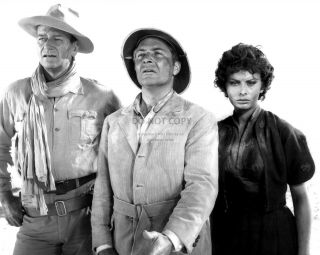 John Wayne,  Sophia Loren,  Rossano Brazzi " Legend Of The Lost " 8x10 Photo (mw484)
