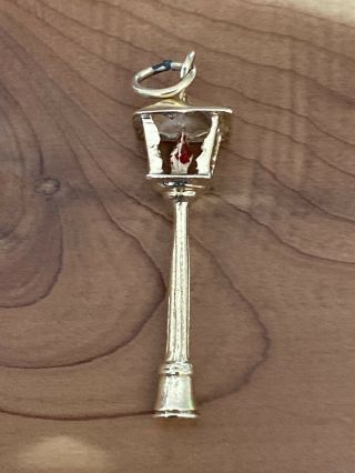 Vintage Wells 14k Yellow Gold 3d Street Light Pole Pendant,  Charm 2.  4 Grams