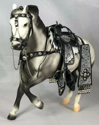 Breyer Quarter Horse With Western Parade Saddle 2001 Qvc Special Dapple Grey