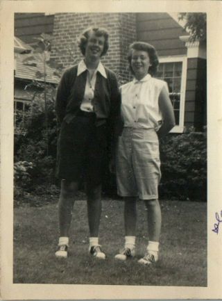 Vintage Photo Teenage Girls Saddle Shoes Capri Pants 50s Fashion