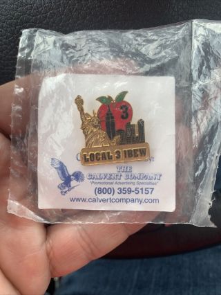 Ibew Local 3 N.  Y.  C.  Rare Vintage Statue Of Liberty Apple Hat/lapel Pin