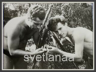 Beach Fishing Buddies Couple Handsome Young Man Shirtless Muscle Gay Vtg Photo