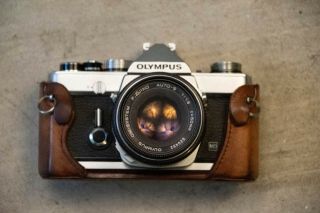 Olympus Om - 1 Vintage Slr Film Camera With 50mm F1.  8 Lens And Leather Case