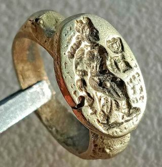 Rare Unusual Ancient Roman Bronze Seal Ring Depicting Warrior With The Trophy