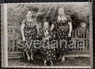 1950 Country Life Kolkhoz Three Women Grannies Calico Dress Soviet Vintage Photo
