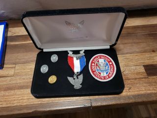 Eagle Scout Medal Pins Patch Boxed Set Bsa Modern Set Mom Dad Mentor Patch Pins