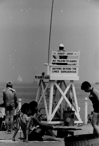 Vtg 1950s 35mm Negative Beach Scene Lifeguard Stand No Talking To Guards 620 - 2