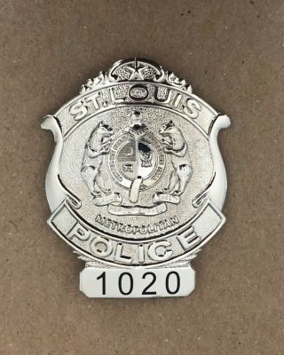 Vintage Obsolete St.  Louis City Metro Police Badge Missouri Police Badge