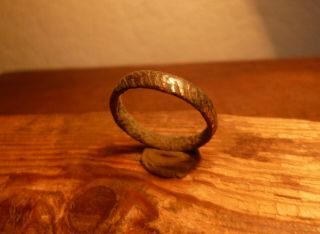 EARLY MEDIEVAL SAXON OR VIKING DECORATED FINGER RING - METAL DETECTING FIND 3