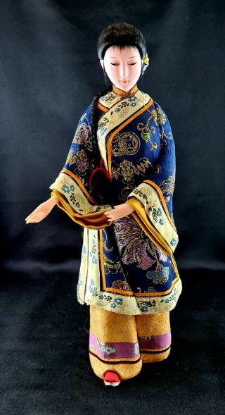 Vintage Hand Painted Asian Chinese Lady Ceramic Statue Figurine By Master Artist