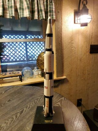 Nasa Saturn V Apollo Rocket Model Desk Display Space 1/200 Es