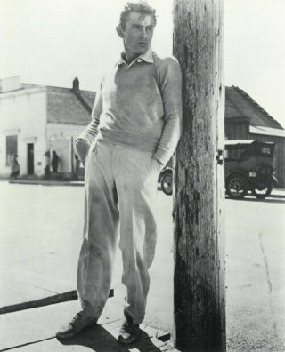 James Dean Unsigned Vintage B&w 8x10 Poster Card/photo (leaning On Pole)