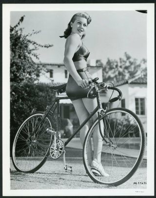 Lana Turner W Bicycle In Leggy Pin - Up Vintage 1940 Mgm Portrait Photo