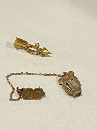 1928 Pi Beta Phi Balfour Co Gold Sorority Pin Seed Pearl 14k Gold Arrow Oregon
