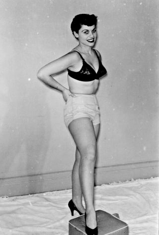 Vtg 1950 35mm Negative Brunette Pinup Bra Shorts High Heels Posing 116 - 31