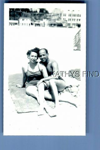 Found B&w Photo N,  1780 Man Sitting On Beach With Pretty Woman In Swimsuit