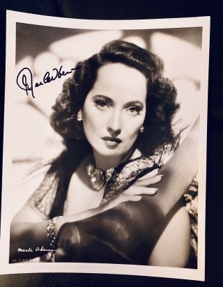 Gorgeous Merle Oberon Vintage 8x10 B&w Photograph With A Forged Signature