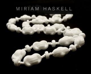Vtg Miriam Haskell (signed) Art Deco White Milk Glass Necklace Box Clasp
