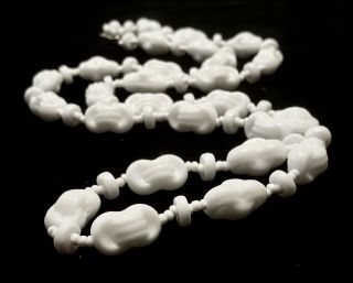 VTG MIRIAM HASKELL (Signed) Art Deco White Milk Glass NECKLACE Box Clasp 3