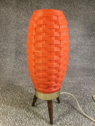Vintage 1960s MCM Orange Bubble Beehive Basket Weave Plastic Tripod Atomic Lamp 2