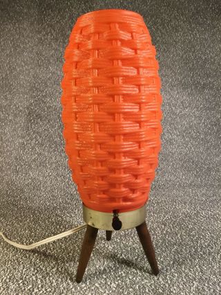 Vintage 1960s MCM Orange Bubble Beehive Basket Weave Plastic Tripod Atomic Lamp 3