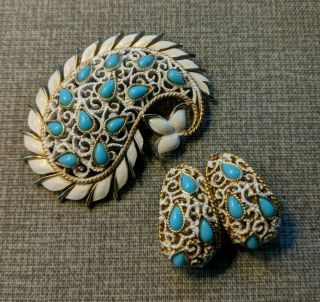 Vintage Crown Trifari White Enamel & Turquoise Lucite Paisley Brooch & Earrings