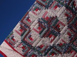 FINE VINTAGE COUNTRY LOG CABIN POSTAGE STAMP SQUARES CHRISTMAS CUTTER OLD QUILT 3