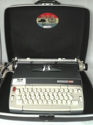 Vintage 1967 Smith Corona Electra 120 Electric Typewriter Case
