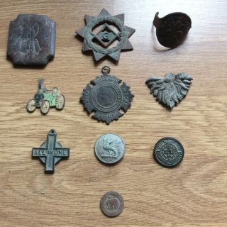 Metal Detecting Finds Badges,  Buttons And Brooches