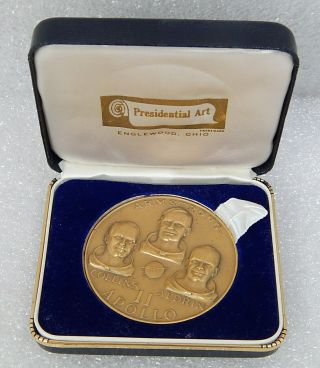 Vintage 1969 Apollo 11 Space Mission Bronze Medal Coin Presidential Art Nasa