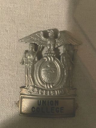 Union College Obsolete Hat Badge