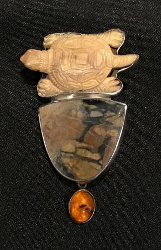 Vintage Amy Kahn Russell Carved Stone Turtle Sterling Silver Pin Pendant 20 G.